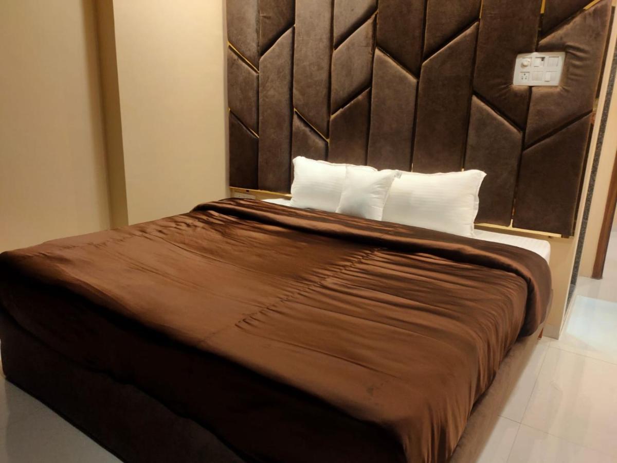 Osi Apartments Bandra West Mumbai Ngoại thất bức ảnh